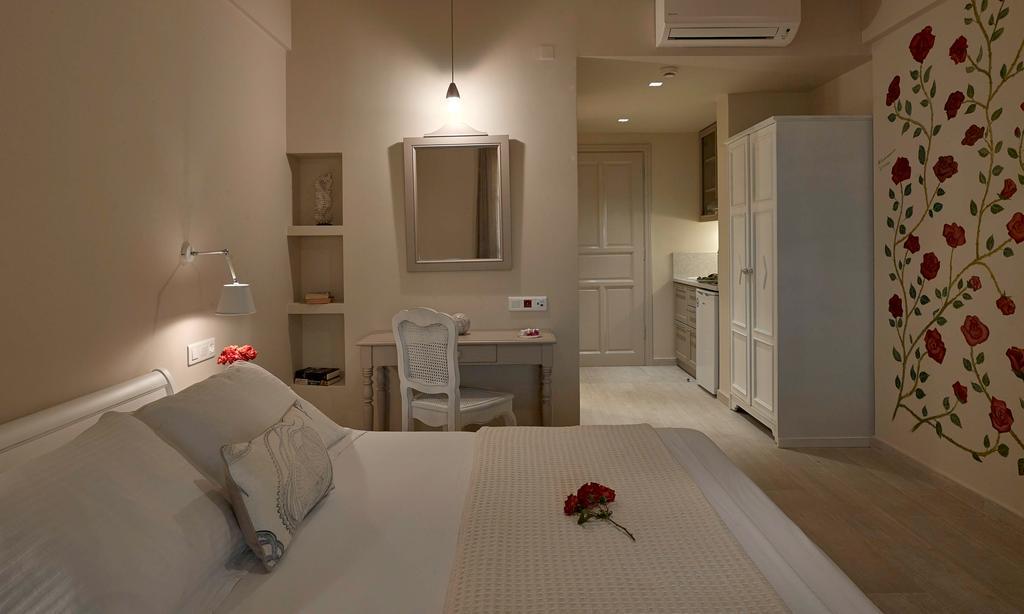 Konstantina Studios Alonnisos Town Екстер'єр фото
