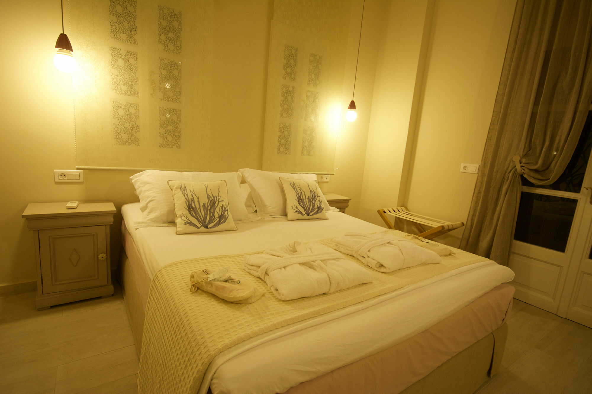 Konstantina Studios Alonnisos Town Екстер'єр фото